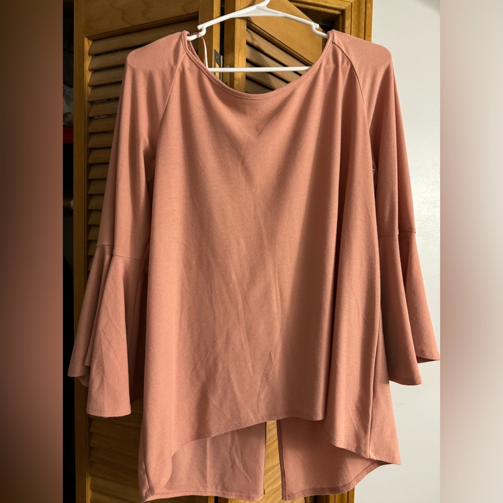 Shirt size large gently worn!